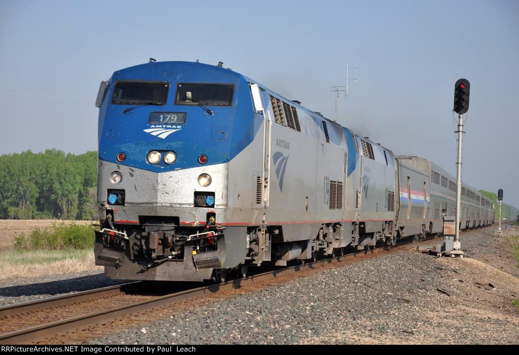 Eastbound "Empire Builder" hits the east siding switch at Blackbird